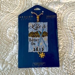 ‘Life is better on skis’ ornament